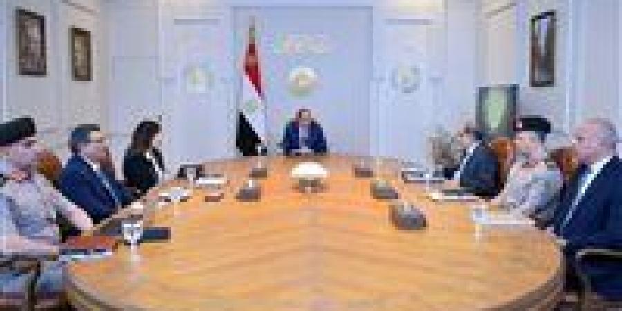الرئيس السيسي يجتمع مع وزيرة الإسكان.. ويوجه بوضع جداول زمنية مُحددة لإنهاء المشروعات الجاري تنفيذها