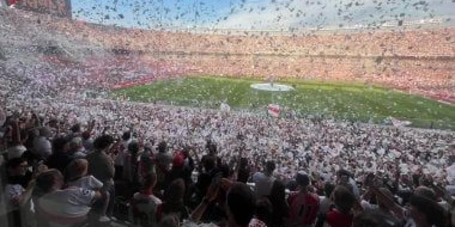 جماهير ريفر بلايت ضد بوكا جونيورز تزلزل مدرجات السوبر كلاسيكو.. فيديو