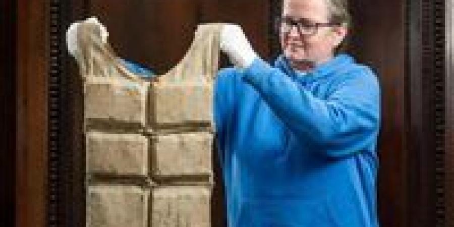 بملايين الدولارات.. سترة نجاة تايتانيك تحطم الأرقام القياسية في مزاد بلندن