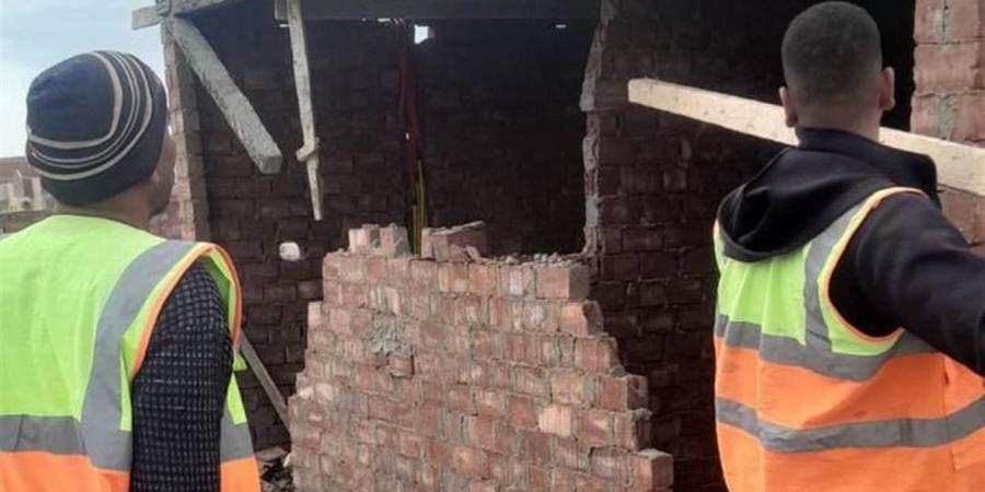 ضمن جهود الحملات اليومية.. إزالة فورية لـ3 مخالفات بناء بحدائق أكتوبر