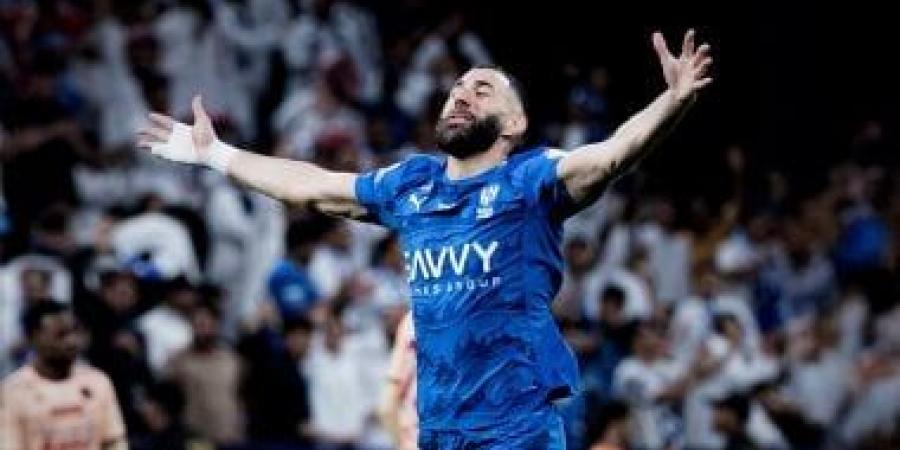 الهلال السعودى يعلن تفاصيل إصابة كريم بنزيما بعد غيابه عن التدريبات