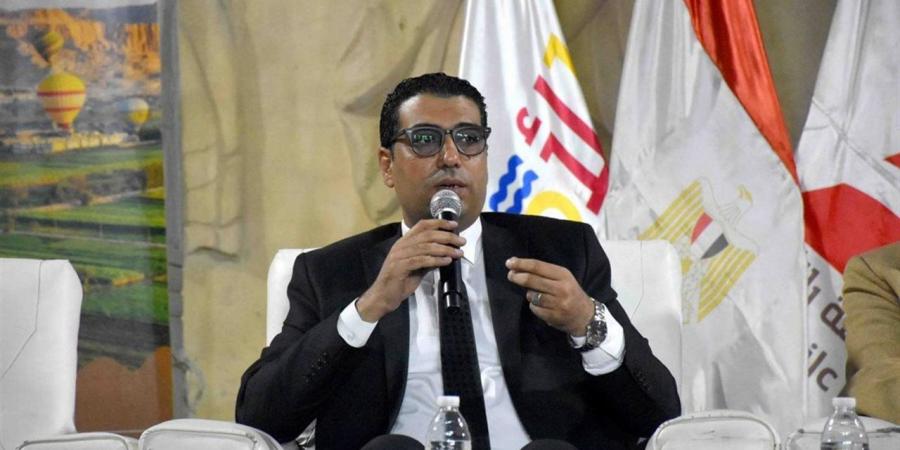 نائب محافظ الأقصر يعقد اجتماعا للتحضير لإطلاق مبادرة "علم بأخلاق"  