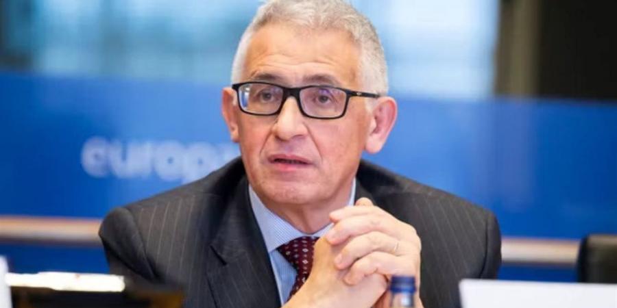 بييرو تشيبولوني يوضح فاتورة انتقال البنوك الأوروبية للعمل باليورو الرقمي