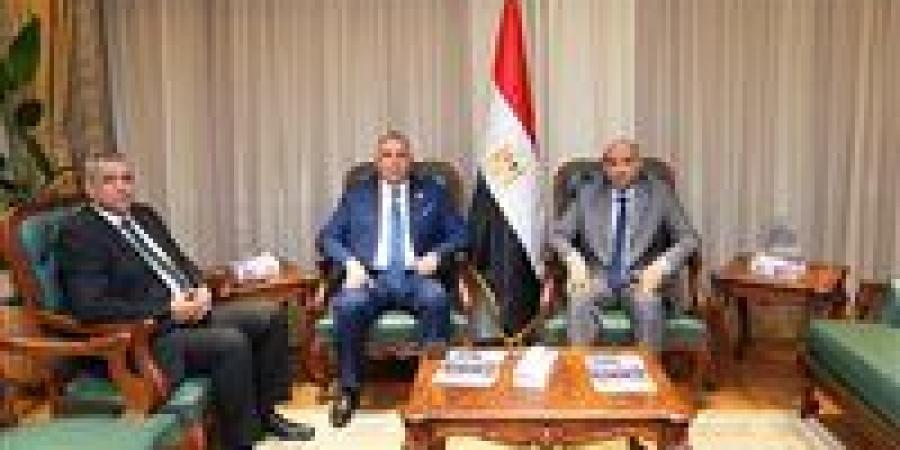 وزير العمل يبحث مع نقيب المحامين قانون العمل الجديد وتطوير بيئة العمل