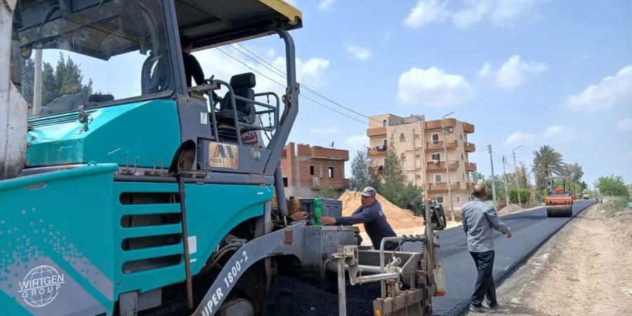 تطوير طرق الرحمانية بالبحيرة مستمر.. رصف “المرور القديم” لتعزيز الحركة وخدمة الأهالي