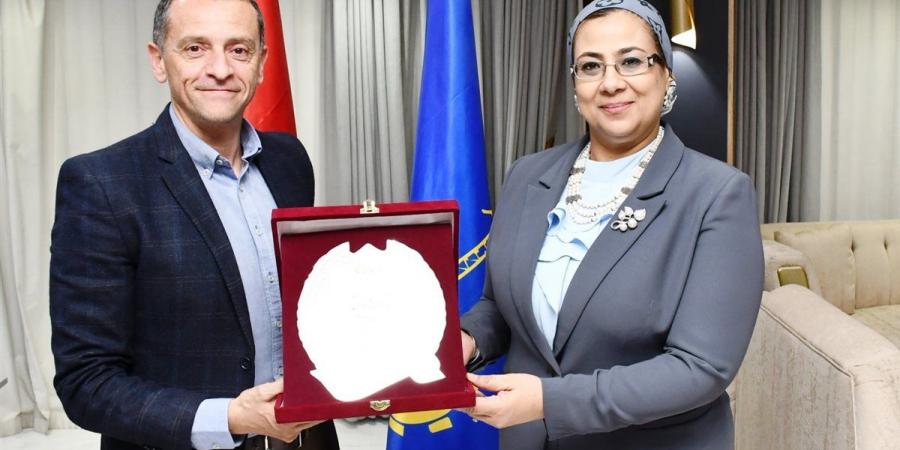 أمل عمار تلتقي محافظ أسوان لبحث تعزيز دعم وتمكين المرأة على هامش مهرجان أسوان الدولي