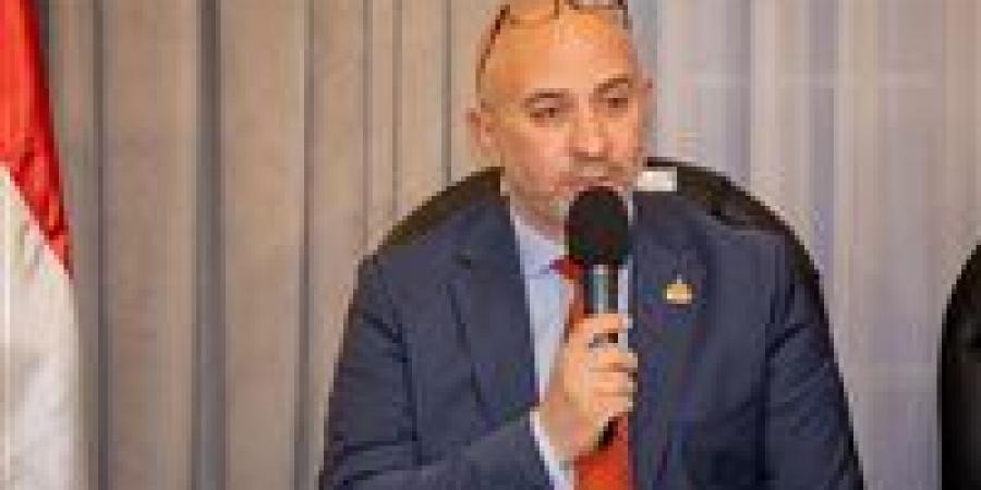 رئيس برلمانية الشعب الجمهوري يوافق مبدئيًا على قانون حماية المنافسة ويؤكد: المشروع رسالة طمأنة للمستثمر الوطني والأجنبي