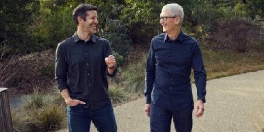 تعيين جون تيرنوس رئيسا تنفيذيا لشركة آبل خلفًا لـ تيم كوك.. تفاصيل