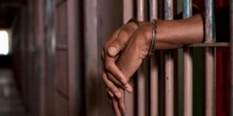 السجن 5 سنوات لعاطل بتهمة حيازة سلاح ناري بالإسكندرية