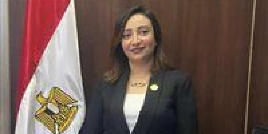 النائبة كريستينا عادل: الطرق الداخلية بمحافظة أسيوط تعاني من تدهور واضح