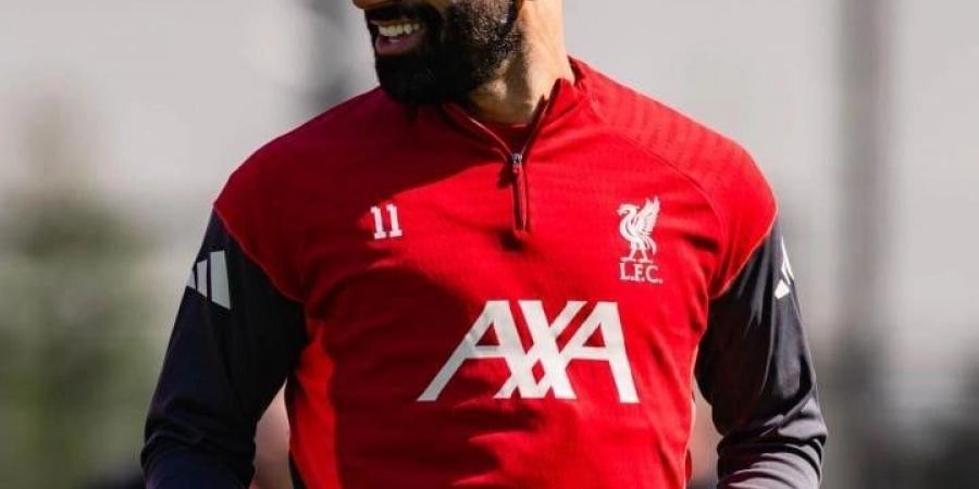 محمد صلاح يقود تدريبات ليفربول بابتسامة قبل مواجهة كريستال بالاس.. صور
