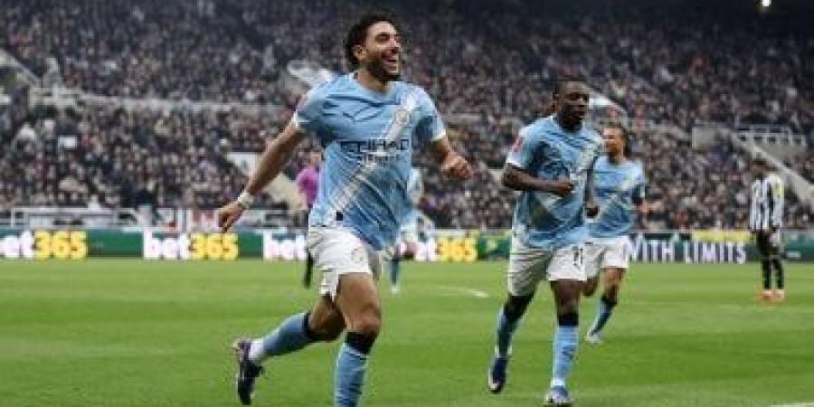 شبكة إنجليزية تدافع عن مرموش قبل مباراة مانشستر سيتى وساوثهامبتون