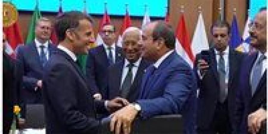 ترحيب لافت في القمة الأوروبية.. لقاء يجمع الرئيس السيسي وماكرون في قبرص