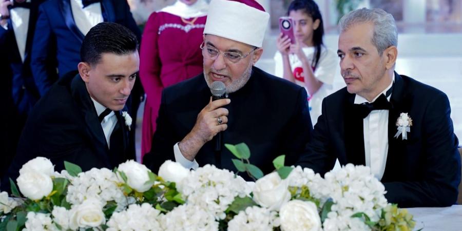 كبار علماء الأزهر ووزير الصحة ومحافظ القاهرة في حفل زفاف نجل اللواء وائل بخيت