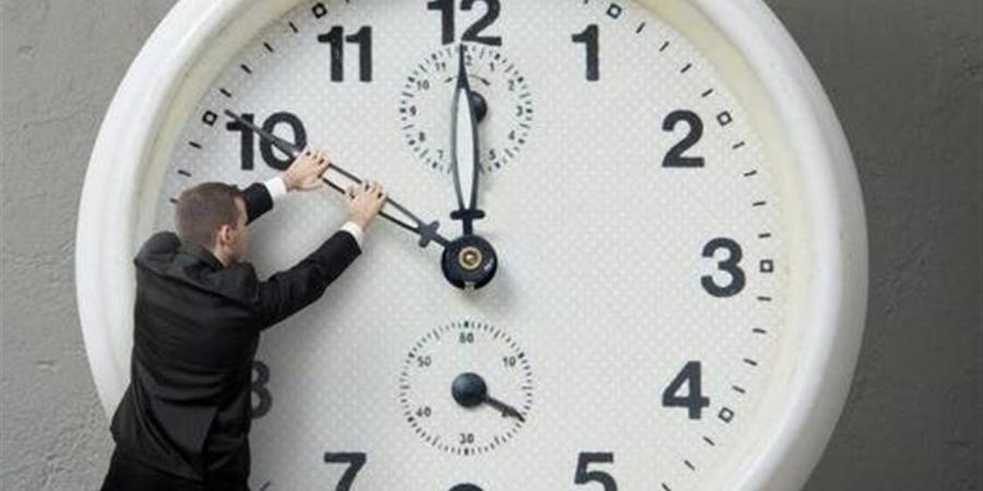 علماء يفسّرون سبب شعورنا بتسارع الوقت مع التقدم في العمر