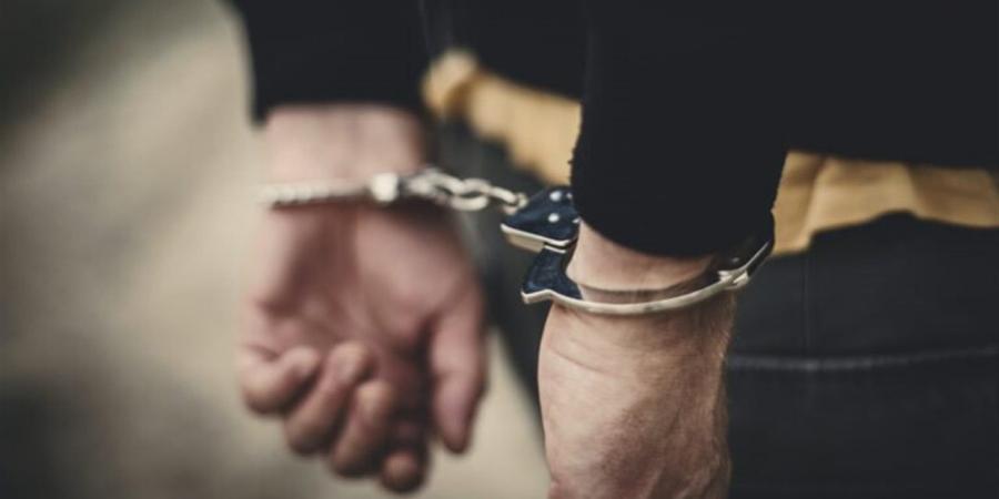 أب ينهي حياة طفلته ويستعين بشقيقه في إخفاء جثمانها