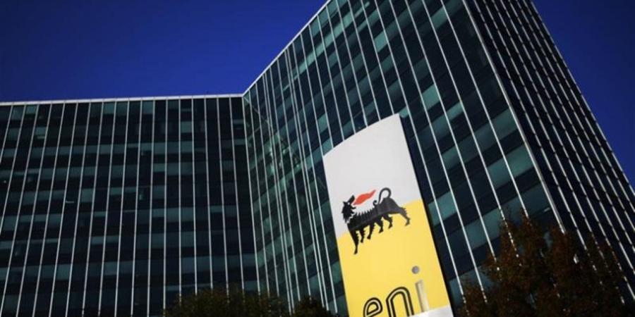 إيني تكشف سيناريو جديدًا لأسعار النفط والغاز في 2026