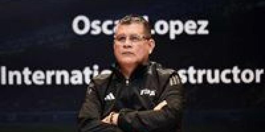 أوسكار رويز يواصل جولاته لتطوير الحكام فى مصر.. ومحاضرات فنية بمعسكر بورسعيد