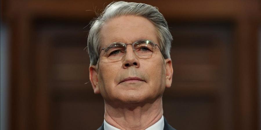 وزير الخزانة الأمريكي: لن نجدد استثناءات للنفط الإيراني والروسي