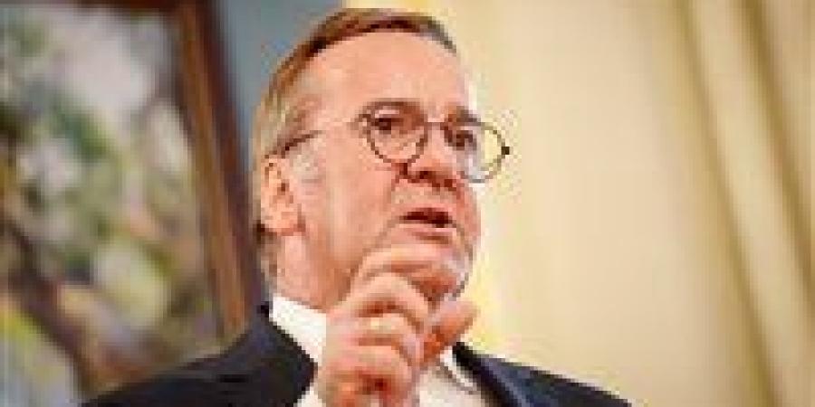 وزير الدفاع الألماني: بوتين أخطر على أمننا من ترامب