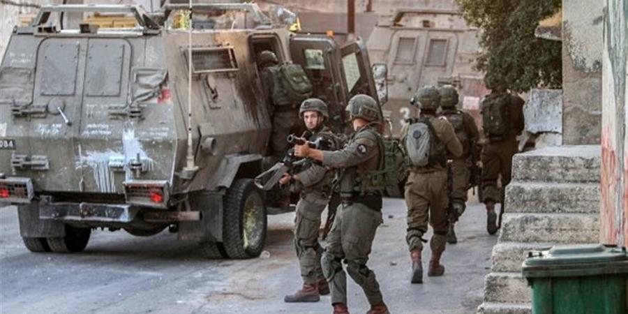 إصابة 6 مواطنين خلال اقتحام قوات الاحتلال مركز اقتراع جنوب الخليل