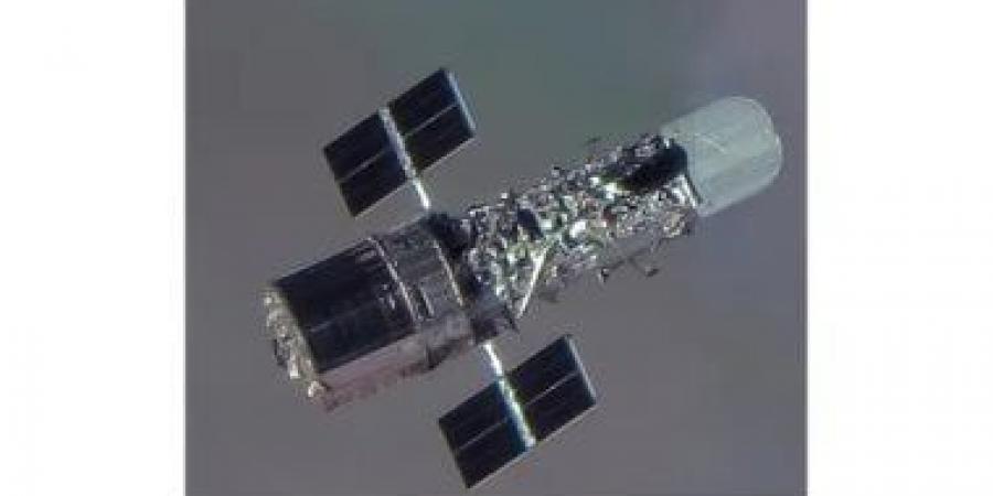 سنة حلوة يا هابل.. قمر صناعى يلتقط صورة الذكرى 36 للتلسكوب الفضائى