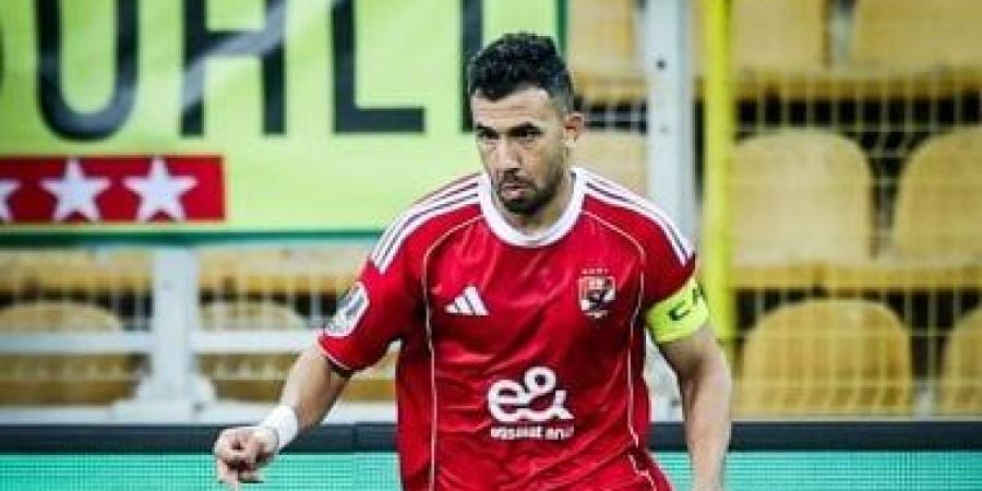 تريزيجيه يهدد مرمى بيراميدز برأسية رائعة فى الدقيقة 32 تمر بجوار القائم الأيمن