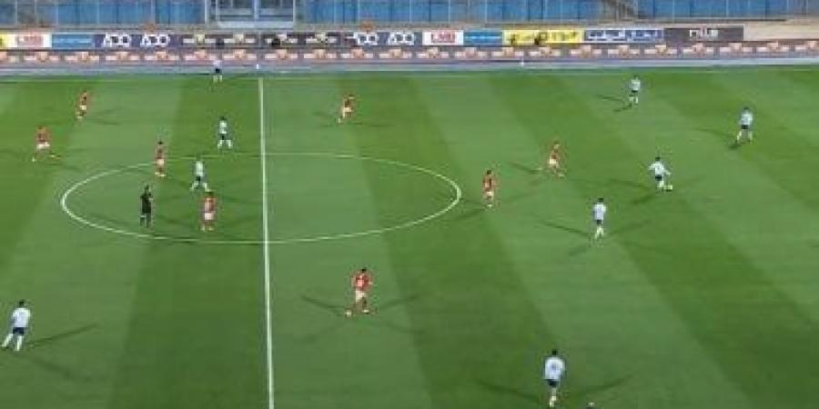 15 دقيقة.. الأهلى وبيراميدز يبحثان عن هدف التقدم والأحمر يواصل الضغط