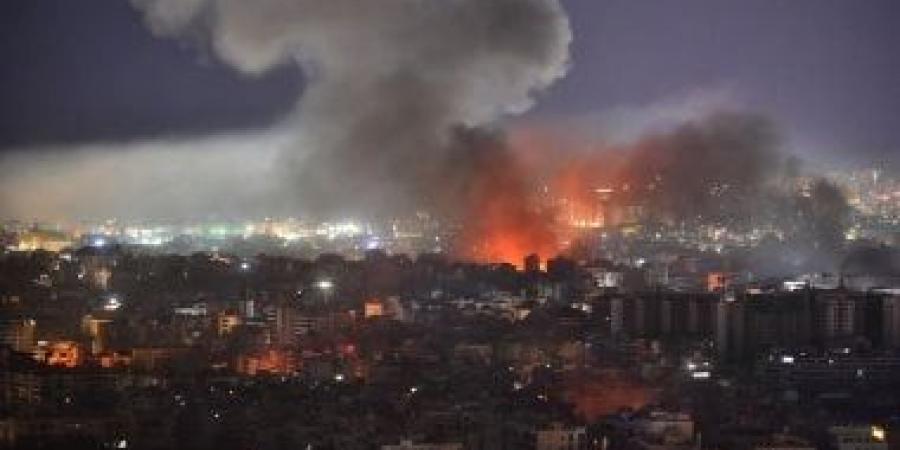 تصعيد متبادل جنوب لبنان.. استهداف جرافة إسرائيلية وغارات جوية على بلدات حدودية