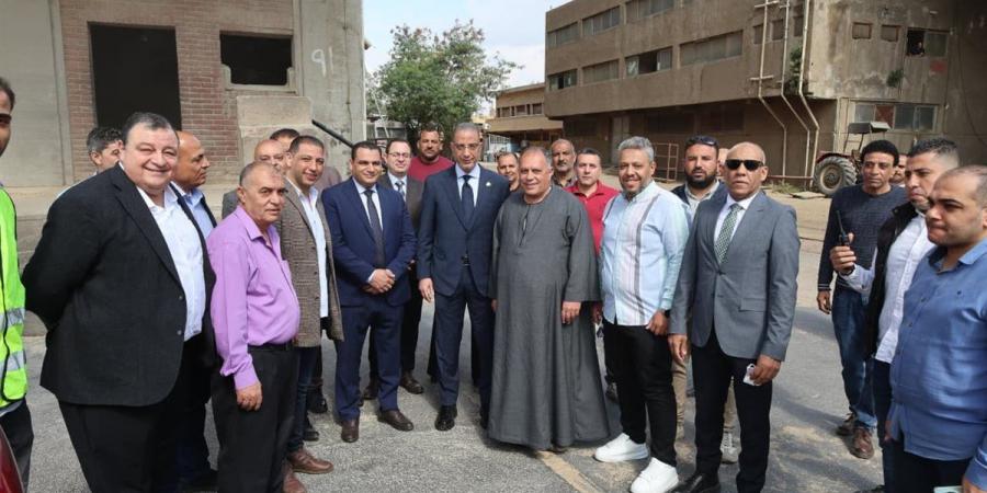 محافظ الجيزة: 12 موقعًا تخزينيًا لاستقبال القمح وتسهيل التوريد للمزارعين