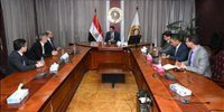 وزير الصناعة يبحث مع وفد مجموعة صافولا للأغذية أنشطة المجموعة في مصر وخططها التوسعية