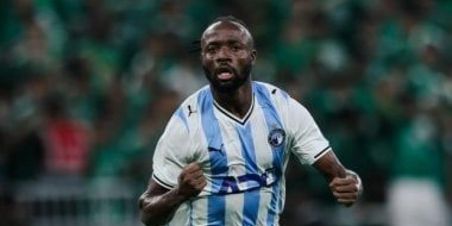 فيستون ماييلى رجل مباراة بيراميدز والأهلى