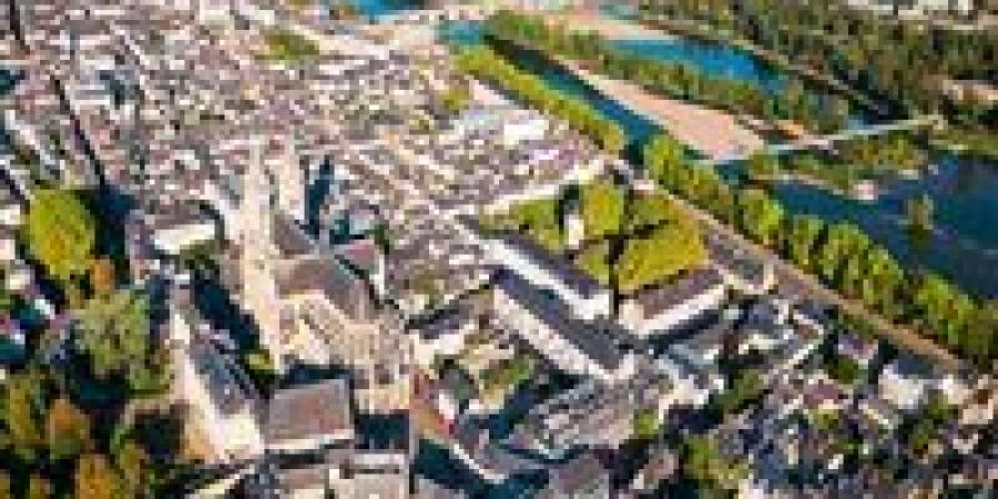 فرنسيون في الحياة وغرباء في الممات.. معاناة المسلمين في مقابر مدينة تور