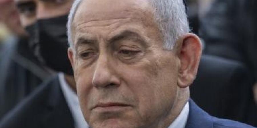 نتنياهو يقطع شهادته خلال جلسة محاكمته.. السبب غريب