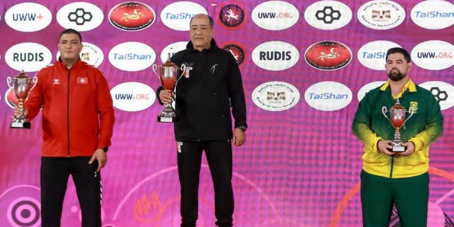 منتخب المصارعة النسائية تحت 20 سنة يتوج بكأس البطولة الأفريقية