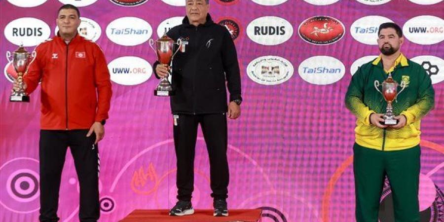 منتخب المصارعة الحرة تحت 20 سنة يتوج بكأس البطولة الأفريقية