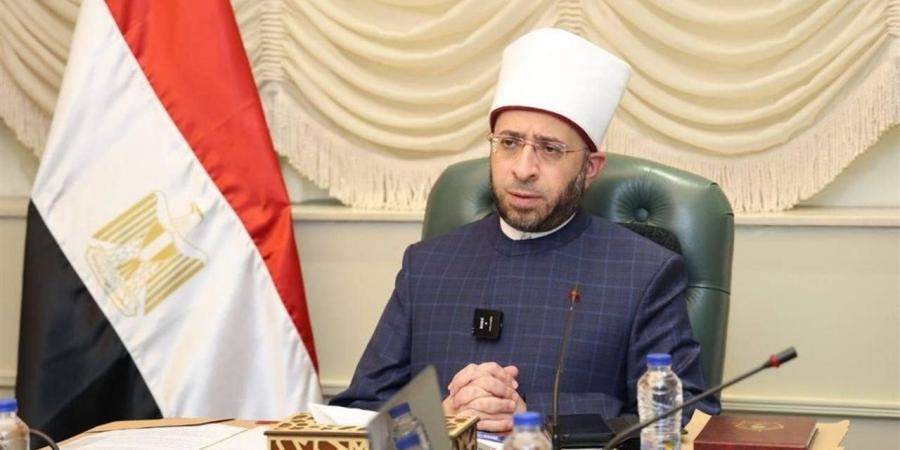 وزير الأوقاف يُهنئ العمال بعيدهم: العمران ثلث الدين