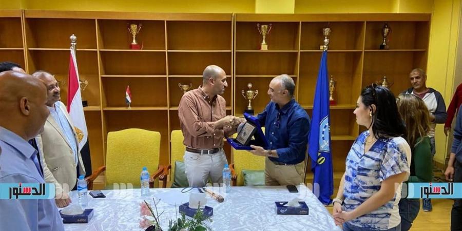 حوار مفتوح لرئيس مدينة الشروق مع أعضاء نادي هليوبوليس