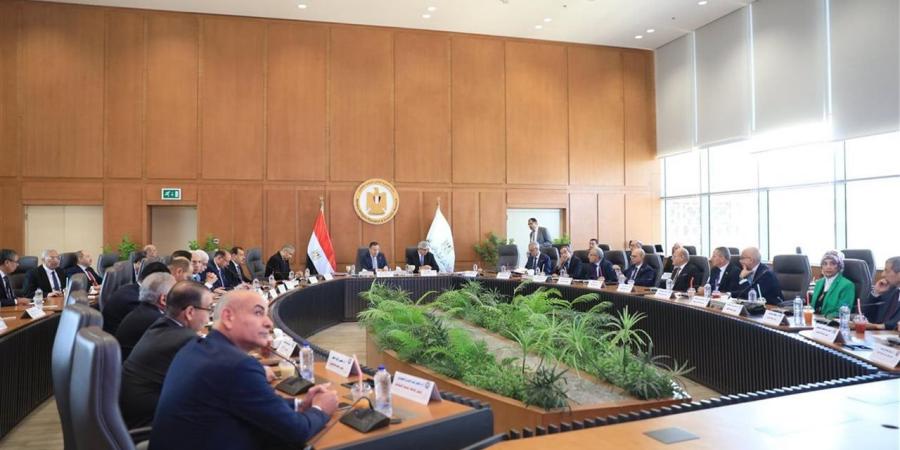 وزير التعليم العالي يوجه باستعداد الجامعات والمعاهد لامتحانات الفصل الدراسي الثاني