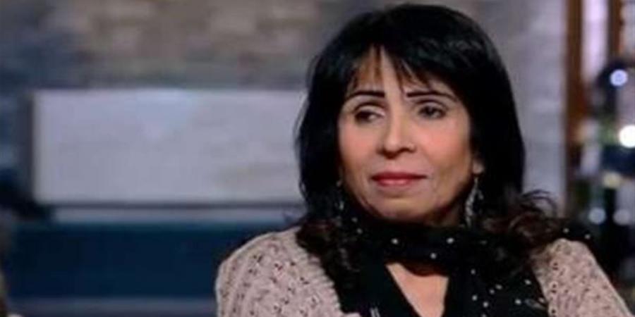 شاعرة تكشف تفاصيل أزمة صناع الأغنية "الشاعر والملحن"