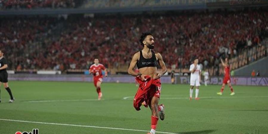 الشوط الأول.. الأهلى يتقدم على الزمالك بثنائية نظيفة فى قمة الكرة المصرية.. صور