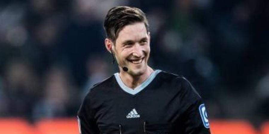 وصول طاقم حكام مباراة الزمالك والأهلى إلى استاد القاهرة.. فيديو
