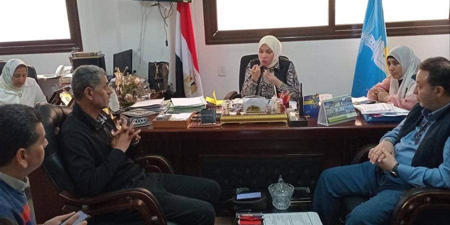 بحث تطوير المرافق ورفع كفاءة الطرق في حي ثان المنتزه بالإسكندرية