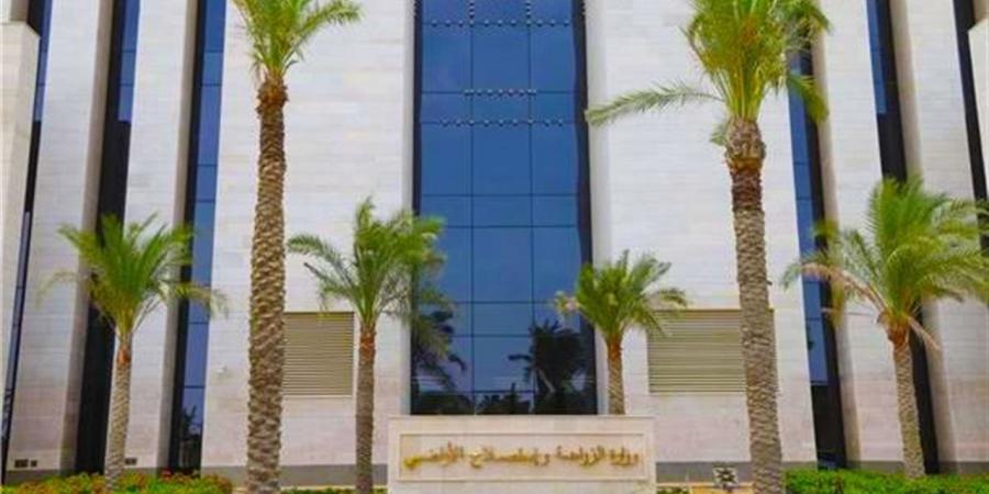 "الزراعة" تحسم الجدل: استخدام الهرمونات في صناعة الدواجن محظور قانونا في مصر