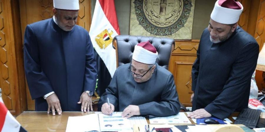 أيمن عبدالغني يعتمد نتيجة مسابقة الأزهر السنوية لحفظ القرآن الكريم للعام 2025 - 2026