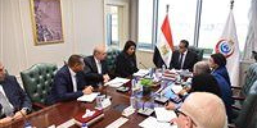 وزير الصحة يبحث تعزيز التعاون مع البنك الدولي ومؤسسة التمويل الدولية في القطاع الصحي