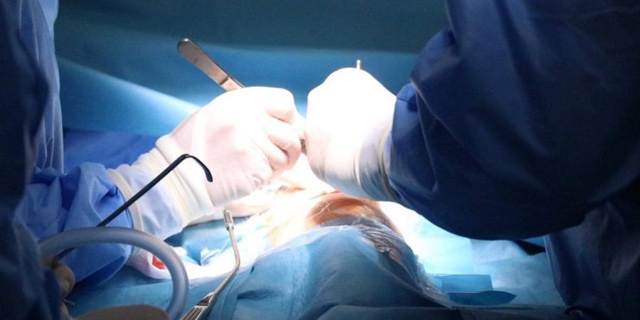 استشاري قلب يكشف تفاصيل أول عملية لإصلاح الصمام الميترالي بدون جراحة