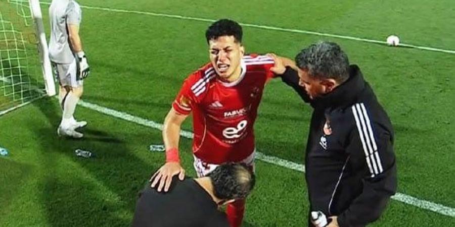 إصابة قوية تُبكى إمام عاشور وخروج اللاعب بسيارة الإسعاف.. فيديو وصور