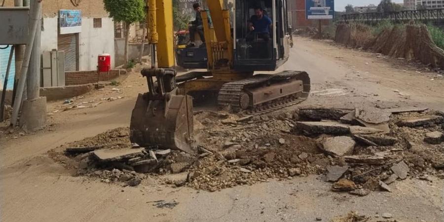 محافظ الغربية يتابع بدء أعمال رصف طريق السنطة البلد ضمن الخطة الاستثمارية ويشدد على جودة التنفيذ