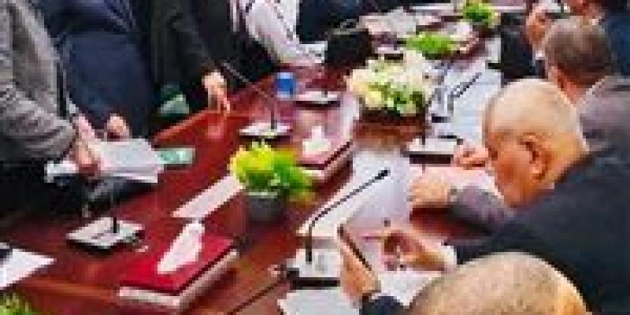 خلاف أم سوء فهم؟.. نواب يفندون رواية طارق عبد العزيز بشأن واقعة وزير الصحة